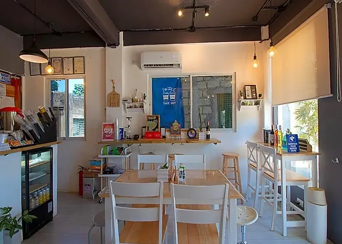Hometel Barrio House Mactan Lapu-Lapu City
