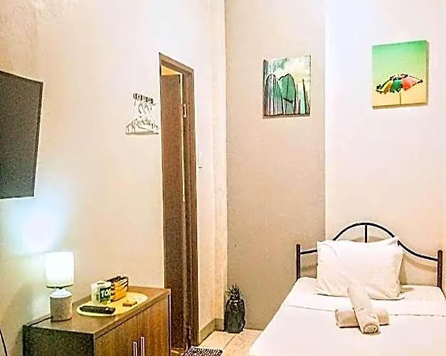 Hotel Hometel Barrio House Mactan 2*